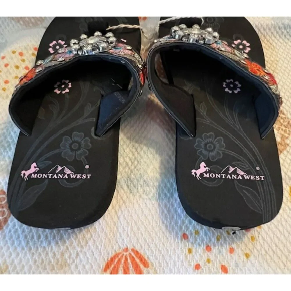 NWOT MONTANA WEST GIRLS SIZE S/M 12-13 RHINESTONE FLIP FLOPS